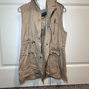 Zenana Outfitters Lightweight Sleeveless Utility Vest - Khaki